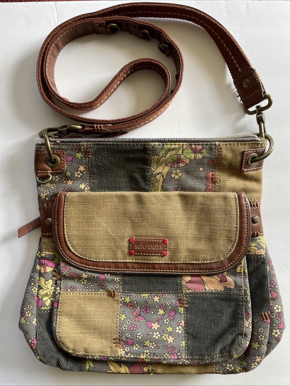 Sakroots Flower Floral Crossbody Canvas Purse Peace Charm Zipper Boho EUC